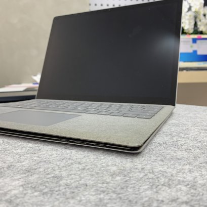 Surface Laptop คีย์บอร์ดอ้า