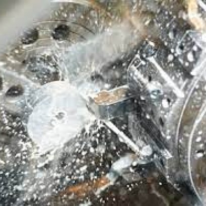 การทำความสะอาดชิ้นงานก่อนชุบด้วยไฟฟ้า