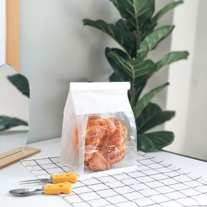 ถุงขนมปังพลาสติกใสเคลือบขาว Size M
