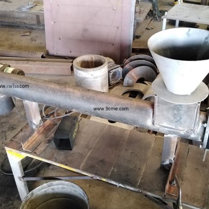 Build a screw conveyor to test feed with carbon black.