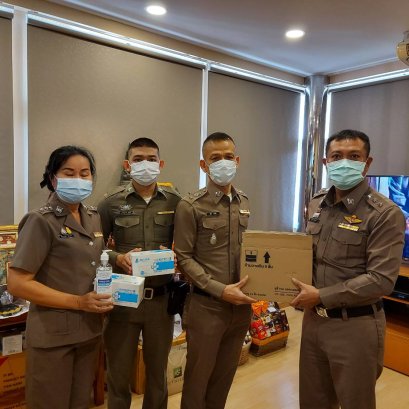 มอบหน้ากากอนามัย และเจลล้างมือ