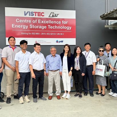 ในเช้าวันเสาร์ที่ 27 มกราคม พ.ศ. 2567 ท่าน ดร.ไพรินทร์ ชูโชติถาวร นายกสภาสถาบันวิทยสิริเมธี ได้ให้การต้อนรับอาจารย์วีระ ธีระภัทรานนท์ และทีมงานรายการฟังหูไว้หู เพื่อเยี่ยมชมความก้าวหน้าด้านงานวิจัยและพัฒนาของสถาบันวิทยสิริเมธี (VISTEC) และ CEST