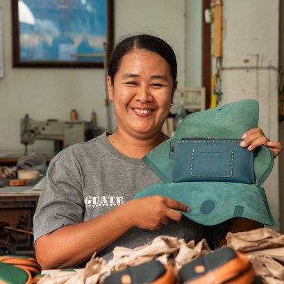 เมื่อกระเป๋าหนังไม่ได้เริ่มต้นที่ร้านแต่เริ่มที่ใจของคนทำ