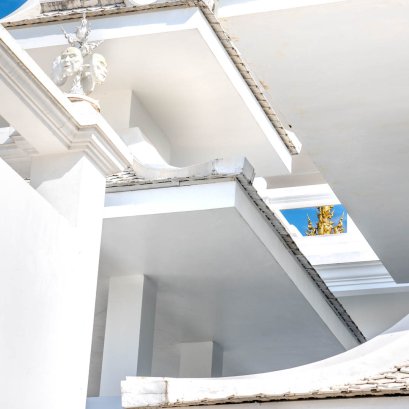 เมื่อ ฟ้า และ ขาว มาบรรจบกัน...