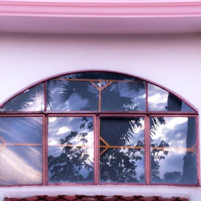 ยามได้แหงนหน้าขึ้นชมความงามแห่งเงาสะท้อน...