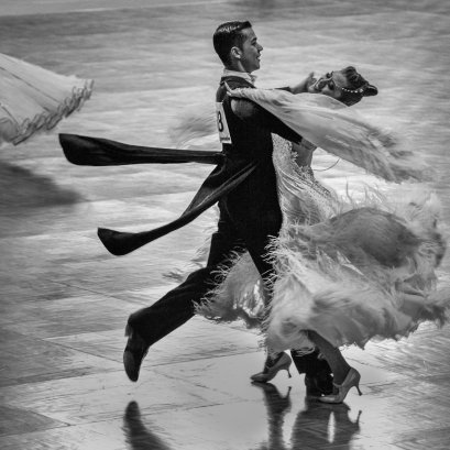 เลยคิดว่า การได้ไปชมสดๆพร้อมถ่ายภาพน่าจะมีความสุข 2 เท่า