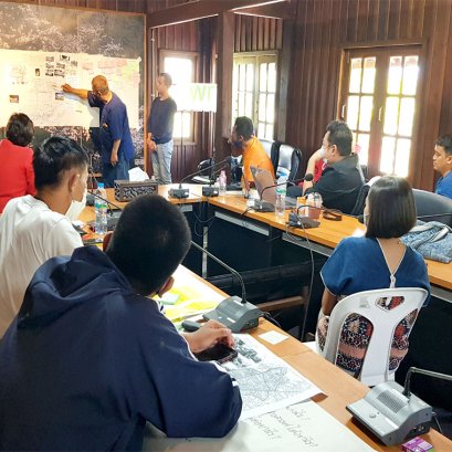 Building a creative community involves several key steps, 