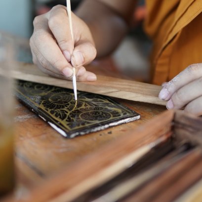 งานลงรัก