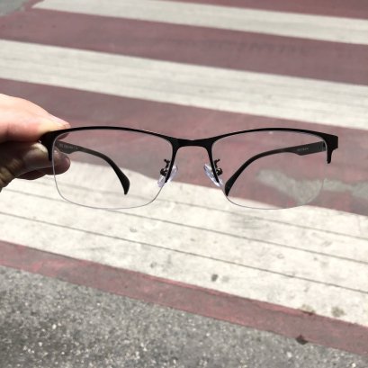 เลนส์สองชั้นไร้รอยต่อ Progressive