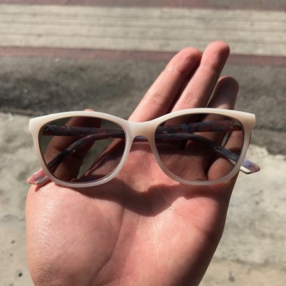 เราควรเลือกแว่นสีไหนดี?