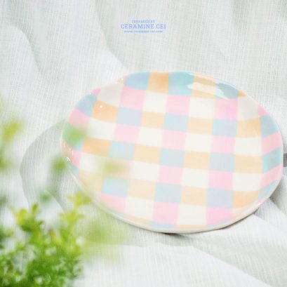 Pastel Grid Minimal Plate