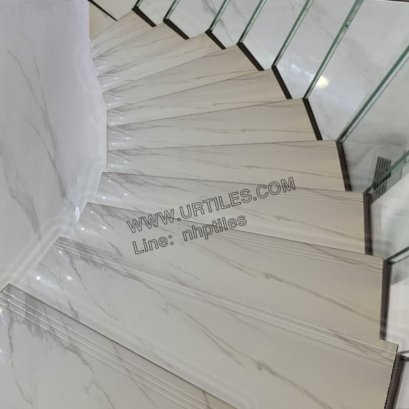 CARRAWHITE_STAIR_urtiles.j