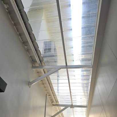 งานต่อเติมหลังบ้านเป็นพื้นที่ซักล้าง ต่อเติมโครงสร้างหลังคา