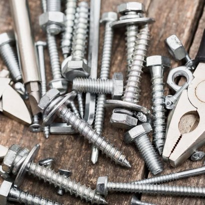 สกรูน็อตกับพุกเหล็กตัวเมียต่างกันอย่างไร