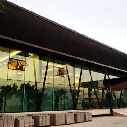 คุณสมบัติและการเลือกใช้กระจก