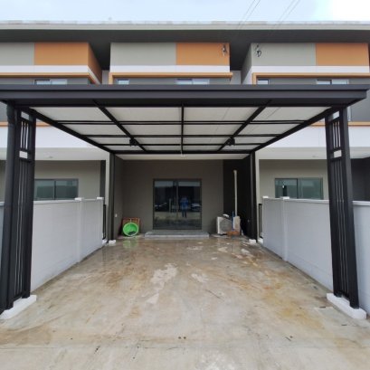 ต่อเติมโรงจอดรถหน้าบ้าน
