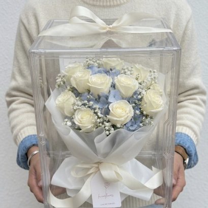 Fresh Flowers - Blue Tone in AcrylicBox