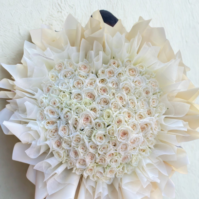 100 White Roses Heart - Special Wrapping - free delivery in BKK