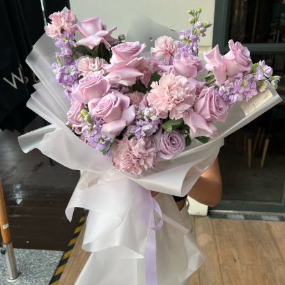 Purplish Spring Bouquet 01