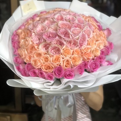 100 Roses - Peach Tone