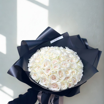 50 White English Roses Black Wrapping