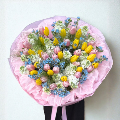 Big Tulips Bouquet - Fresh and Summery Tone