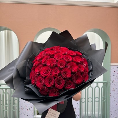 50 Rose Bouquet - Black Wrapping Valentines