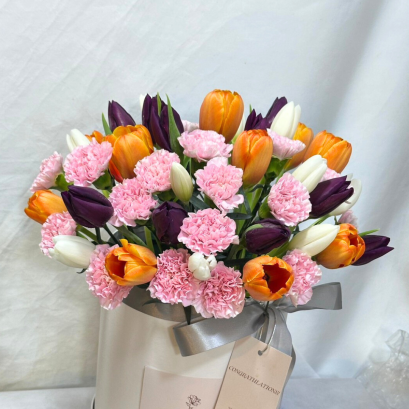 30 Tulip and Carnation Box