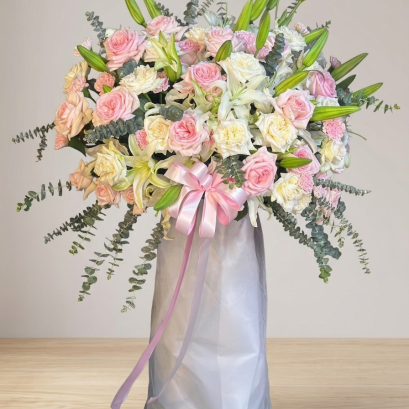 Floral Standee Pink/White Tone สแตนด์ดอกไม้แสดงความยินดี