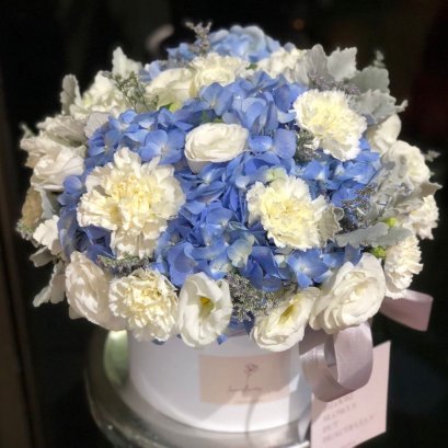 XL Flowerbox - Blue & White Tone