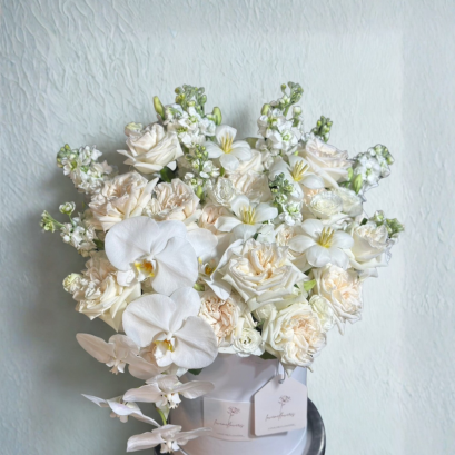 White Elegant Tone flower box - perfect for gifting