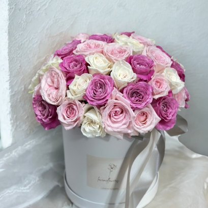 50 Roses Shades of Pink Flowerbox - BEST SELLER