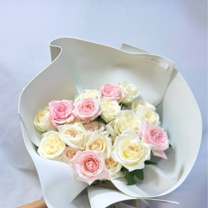 25 Roses White and Pink Trendy Wrapping