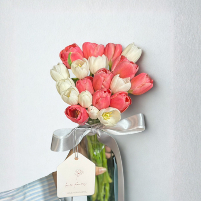 20 Pink and White Tulip Crystal Vase
