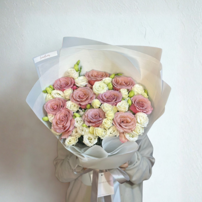Elegant Coffee Tone Bouquet - Perfect for Gifting