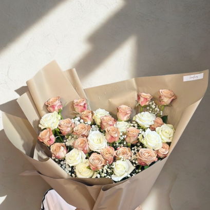 Latte Coffee 30 Roses Bouquet