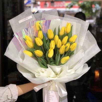 20 Yellow Tulips