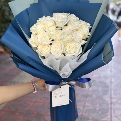 20 White Roses