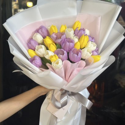 30 Tulips Pastel Bouquet