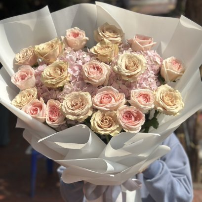 Neutral Tone Flower Boquet