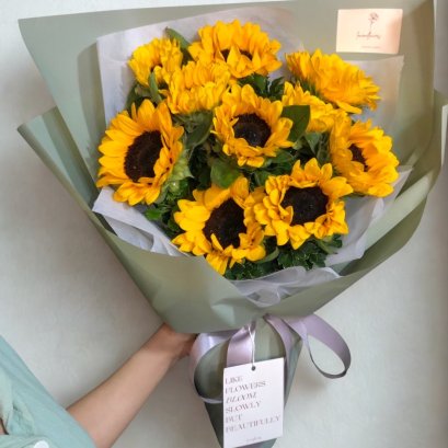 10 Sunflower Bouquet