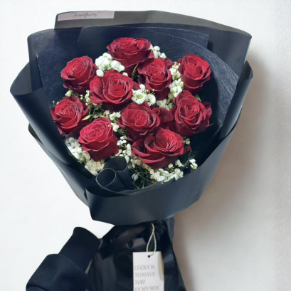 10 Red Roses With Extra Baby Breath