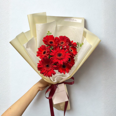 Red Gerberra Bouquet - Simple and Cute **color customizable**