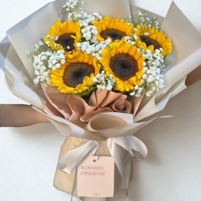 5 Sunflower with Gypsie