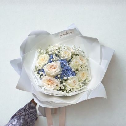 Mix Hydrangea and Rose Small Bouquet