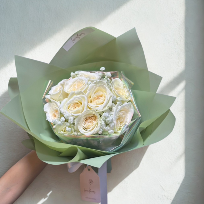 10 White Roses Small Bouquet