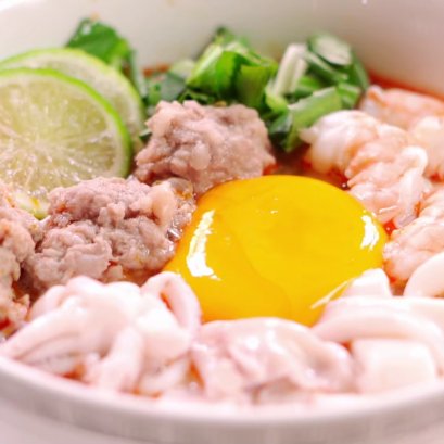 มาม่าต้มยำทะเลเดือด - สุนทรี