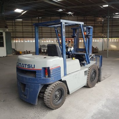 โฟร์คลิฟท์ KOMASSU