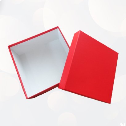 กล่องกระดาษพรีเมี่ยมสีแดง  ขนาด 9x9 นิ้ว