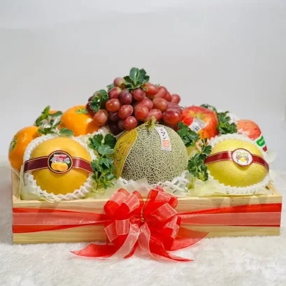กระเช้าผลไม้ในถาดไม้สวยๆ 2000 บาท